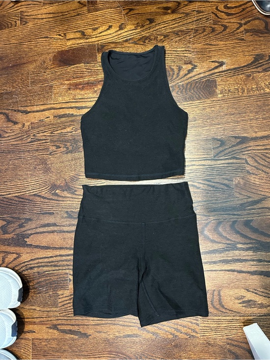 Vuori Tops - Vuori Black Heather Charcoal Elevation Plyo Tank and Biker Shorts Set EUC XS